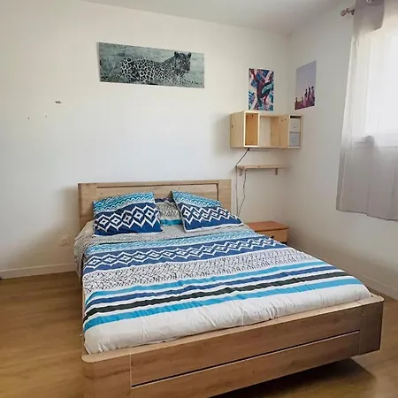 Spacious In Le Mans, Quiet & Terrace, 7 People Vakantiehuis *