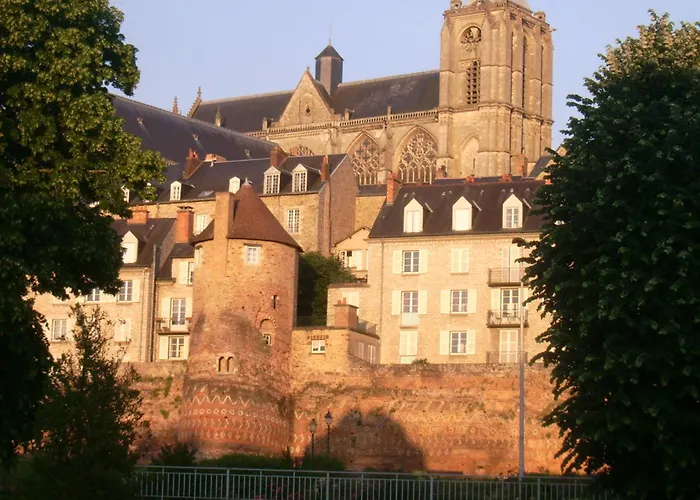 Spacious In Le Mans, Quiet & Terrace, 7 People *