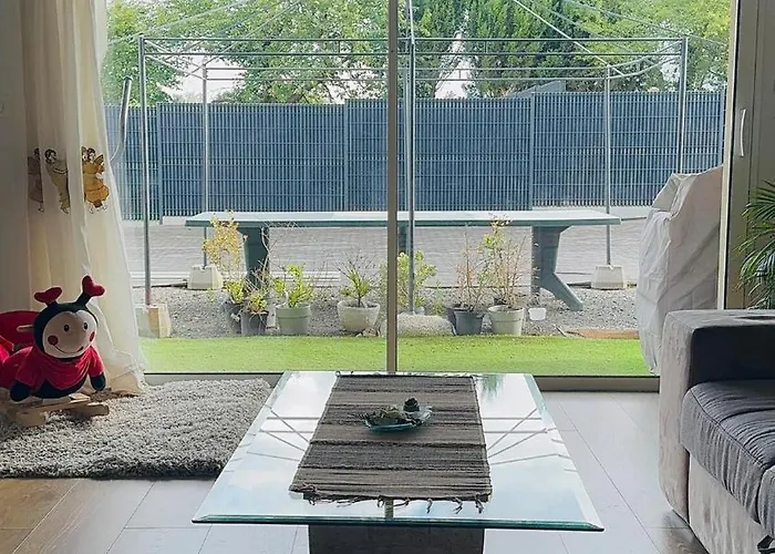 Casa de Férias Spacious In Le Mans, Quiet & Terrace, 7 People Trange